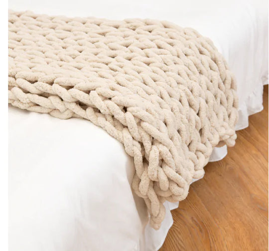 Fluffy blanket: warmth and style for your home